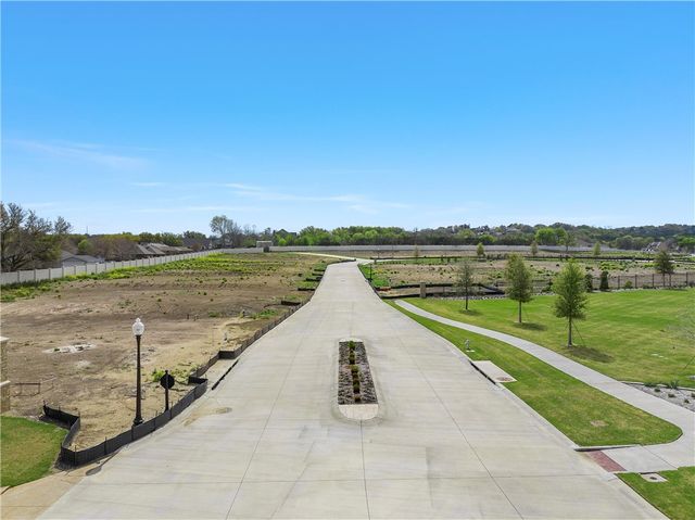 33 Pinehurst Drive, Woodway, TX 76712