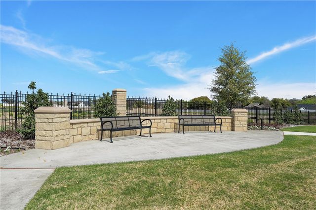 33 Pinehurst Drive, Woodway, TX 76712