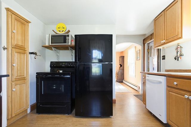 136 Chapel St, Gardner, MA 01440