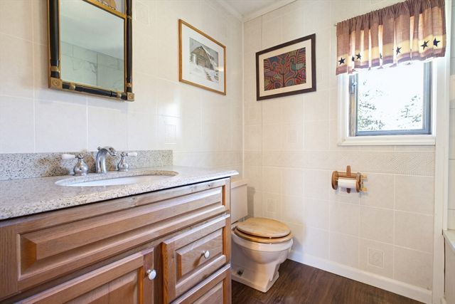 136 Chapel St, Gardner, MA 01440
