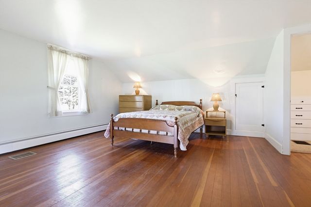 136 Chapel St, Gardner, MA 01440