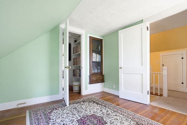 136 Chapel St, Gardner, MA 01440