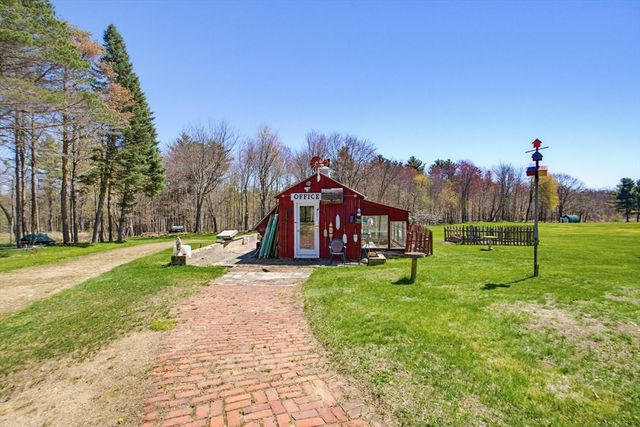 136 Chapel St, Gardner, MA 01440