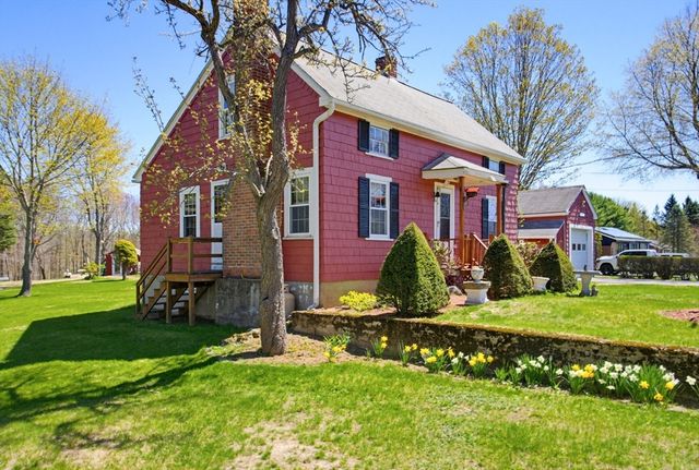 136 Chapel St, Gardner, MA 01440
