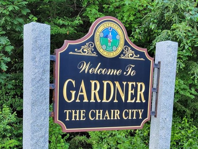 136 Chapel St, Gardner, MA 01440