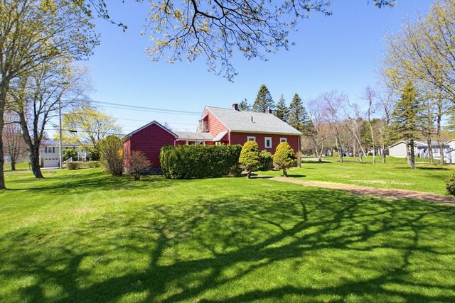 136 Chapel St, Gardner, MA 01440