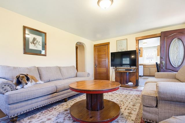 136 Chapel St, Gardner, MA 01440