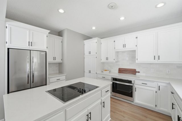 3868 Green Heights Trail SW, Prior Lake, MN 55372