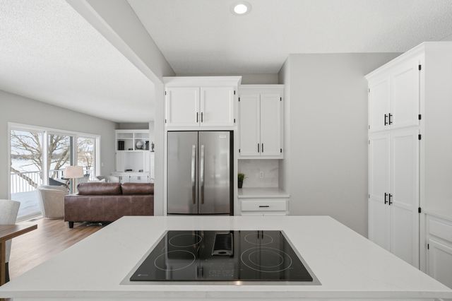 3868 Green Heights Trail SW, Prior Lake, MN 55372