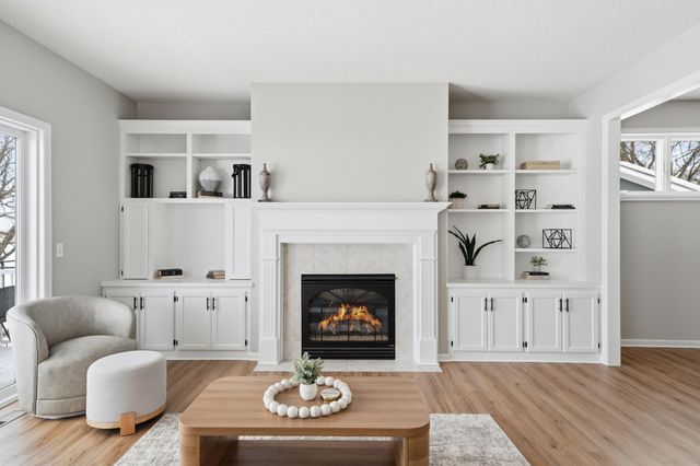 3868 Green Heights Trail SW, Prior Lake, MN 55372