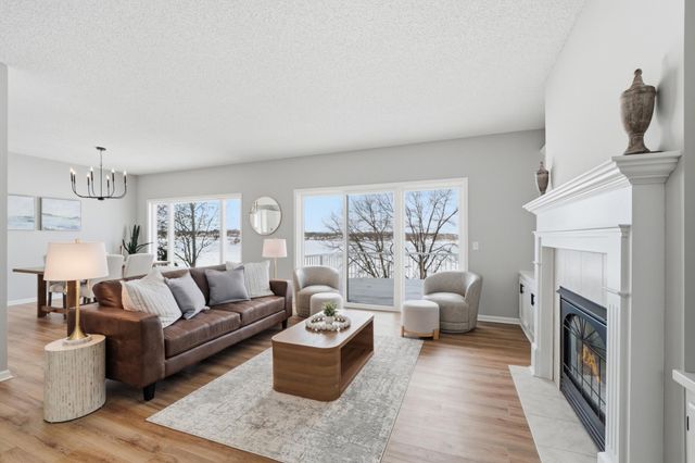 3868 Green Heights Trail SW, Prior Lake, MN 55372