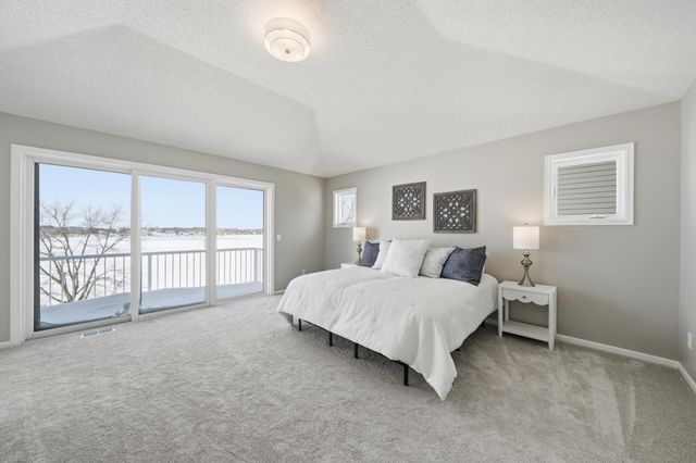 3868 Green Heights Trail SW, Prior Lake, MN 55372