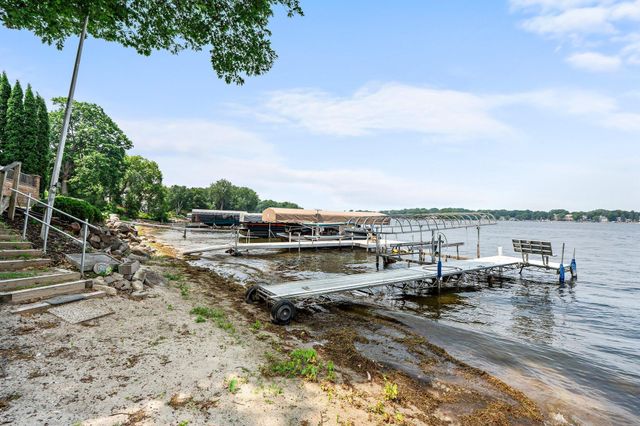 3868 Green Heights Trail SW, Prior Lake, MN 55372