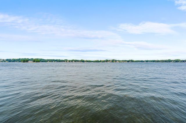 3868 Green Heights Trail SW, Prior Lake, MN 55372