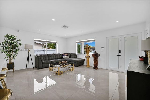 10202 SW 33rd St, Miami, FL 33165