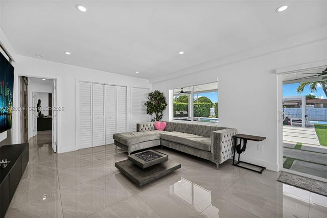 10202 SW 33rd St, Miami, FL 33165