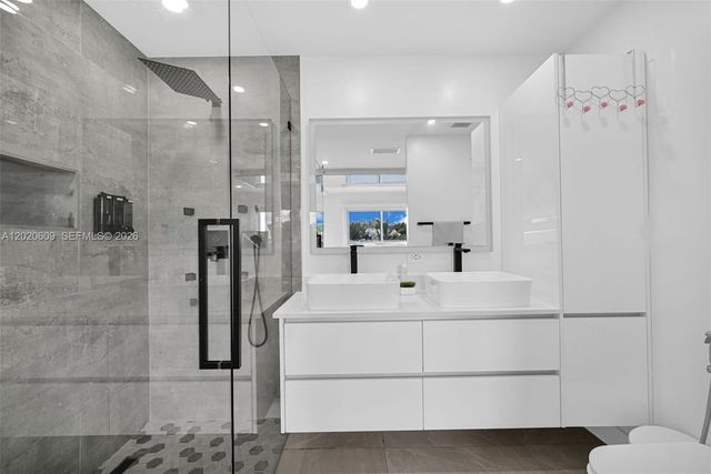 10202 SW 33rd St, Miami, FL 33165
