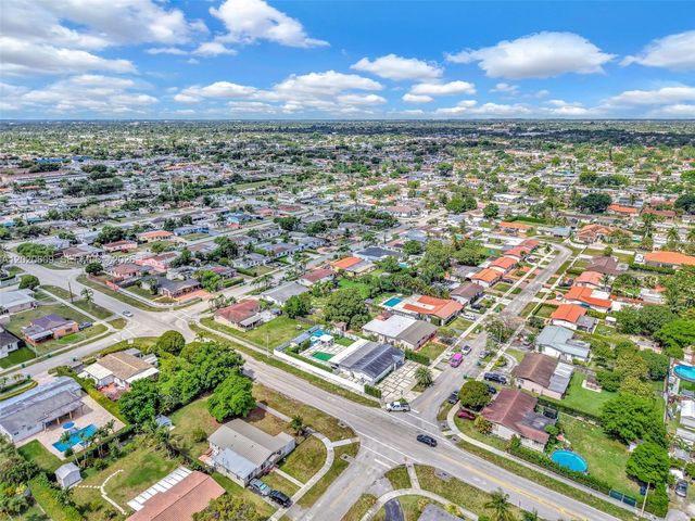 10202 SW 33rd St, Miami, FL 33165