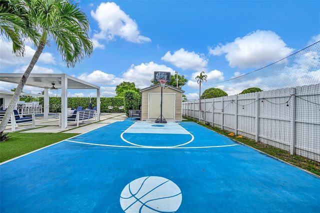 10202 SW 33rd St, Miami, FL 33165