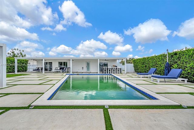 10202 SW 33rd St, Miami, FL 33165