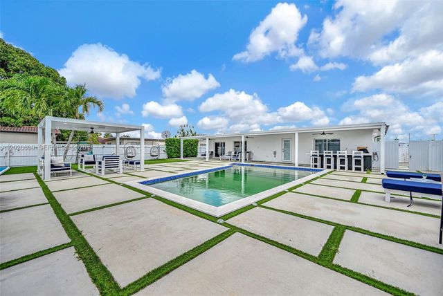 10202 SW 33rd St, Miami, FL 33165