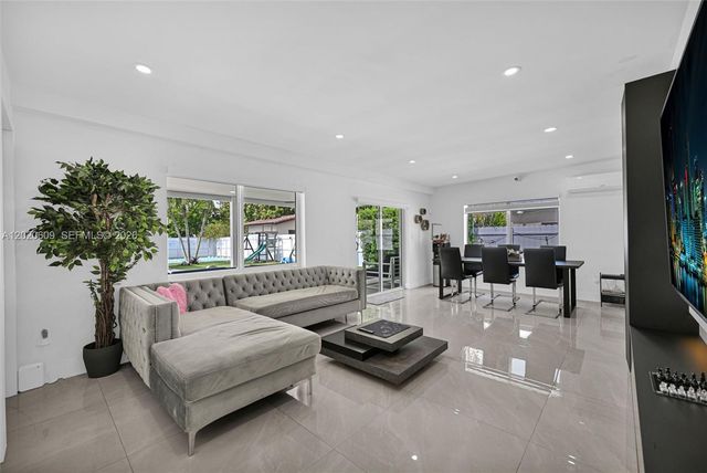 10202 SW 33rd St, Miami, FL 33165