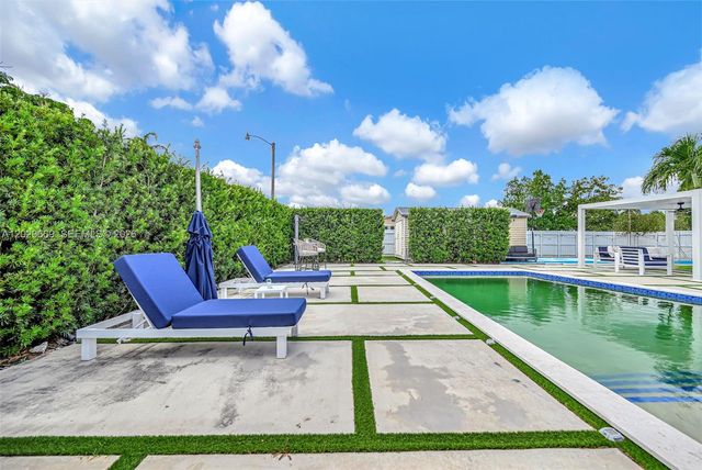 10202 SW 33rd St, Miami, FL 33165