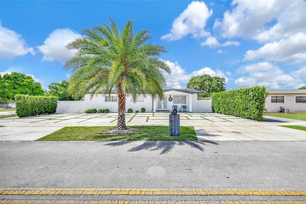 10202 SW 33rd St, Miami, FL 33165