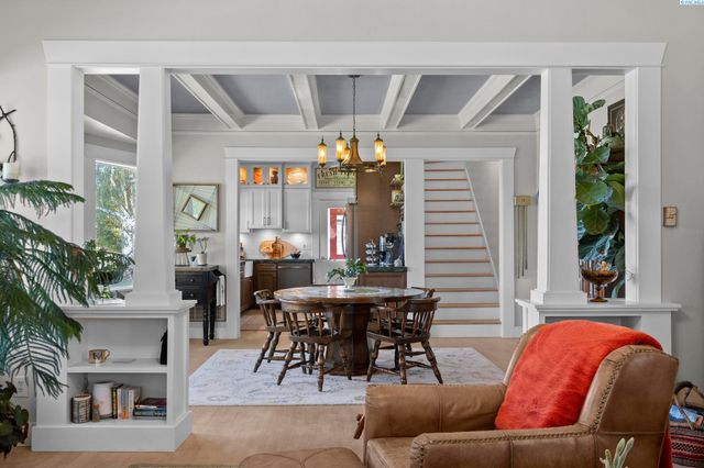 106 7th St, Prosser, WA 99350