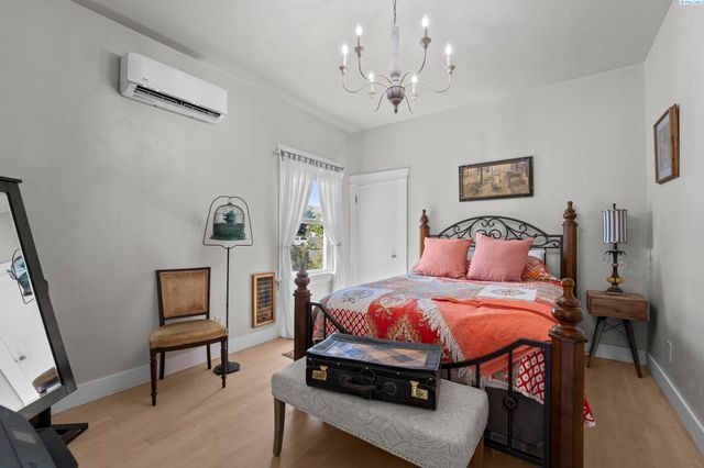 106 7th St, Prosser, WA 99350