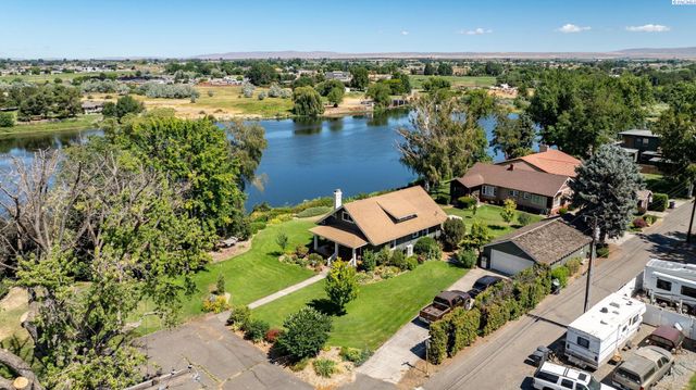 106 7th St, Prosser, WA 99350