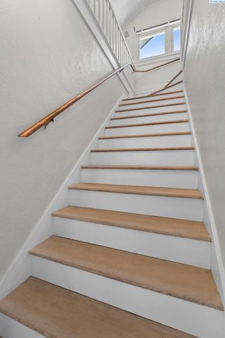 106 7th St, Prosser, WA 99350