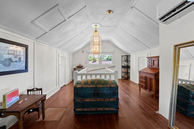 106 7th St, Prosser, WA 99350