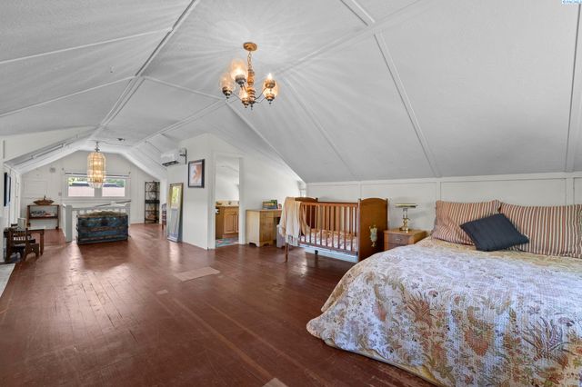 106 7th St, Prosser, WA 99350