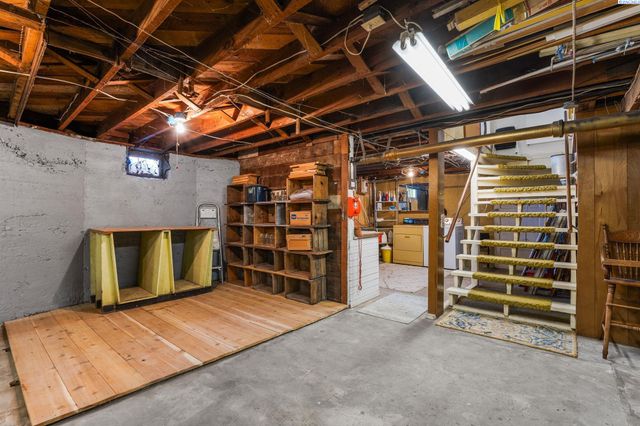 106 7th St, Prosser, WA 99350