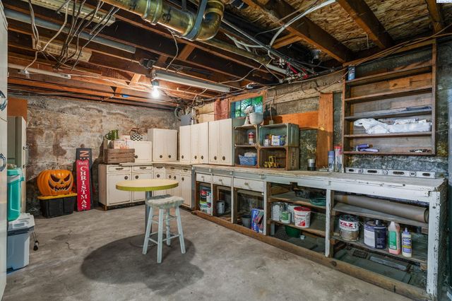 106 7th St, Prosser, WA 99350