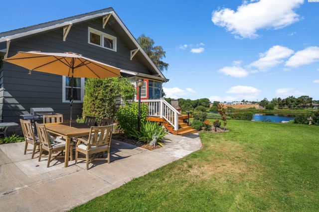 106 7th St, Prosser, WA 99350