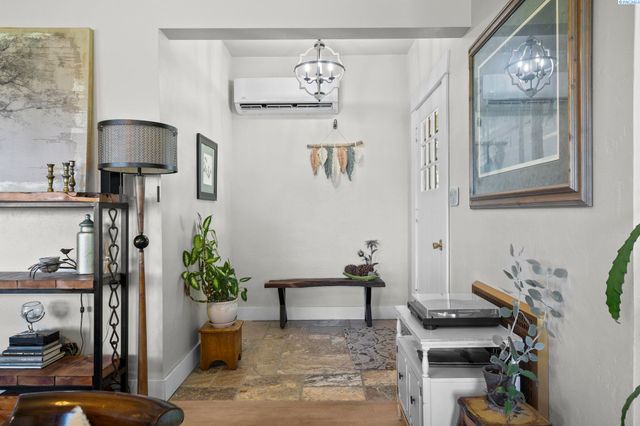 106 7th St, Prosser, WA 99350