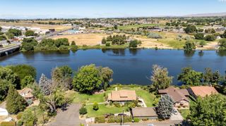 106 7th St, Prosser, WA 99350