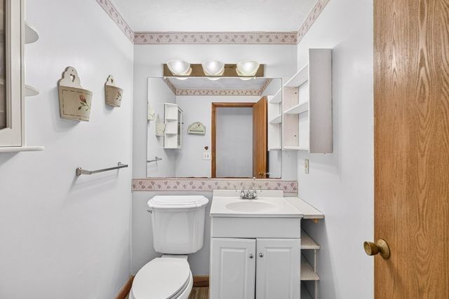 93 Shore Drive, Plymouth, MA 02360