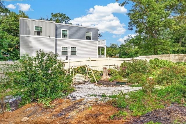 93 Shore Drive, Plymouth, MA 02360