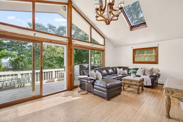 93 Shore Drive, Plymouth, MA 02360