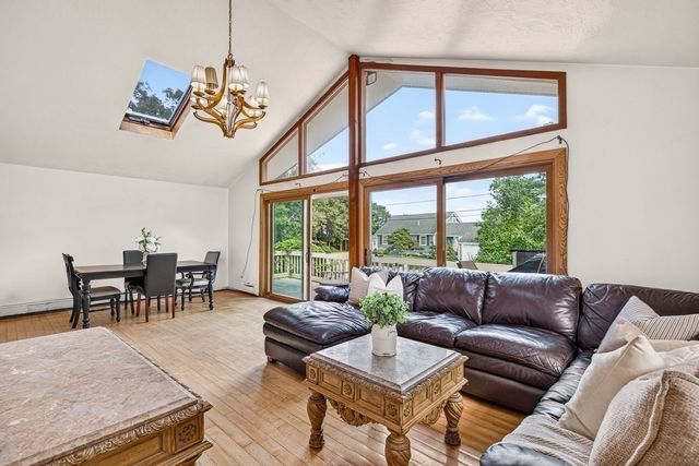 93 Shore Drive, Plymouth, MA 02360