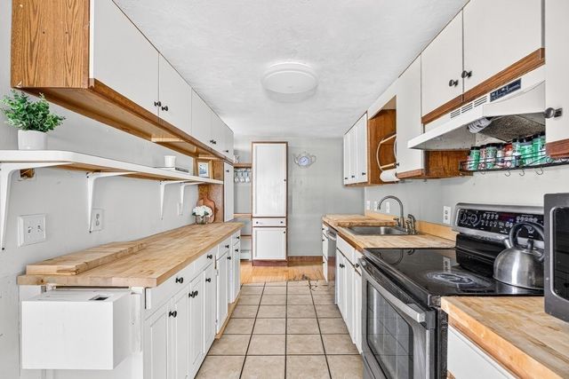 93 Shore Drive, Plymouth, MA 02360