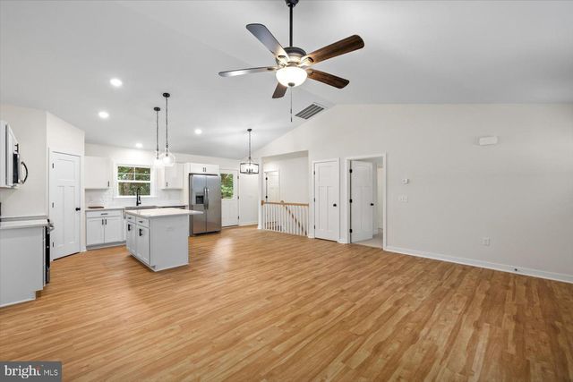 8339 KENNEDY DR, King George, VA 22485