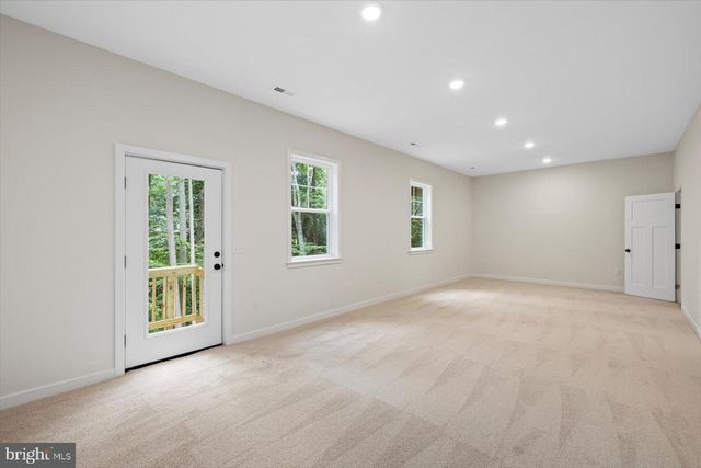 8339 KENNEDY DR, King George, VA 22485