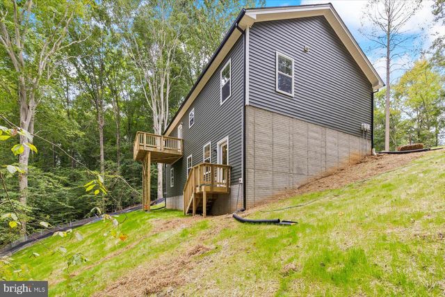 8339 KENNEDY DR, King George, VA 22485