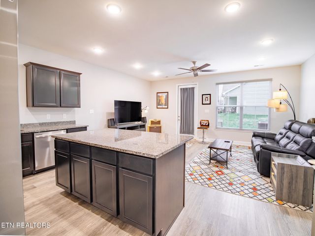 495 Harper Village Way, Lenoir City, TN 37771