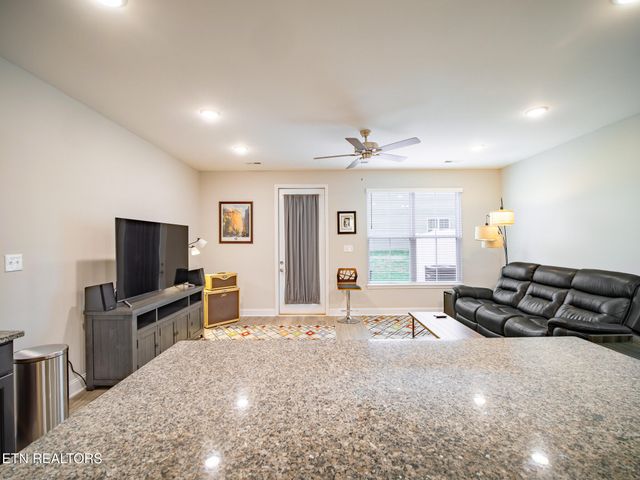 495 Harper Village Way, Lenoir City, TN 37771