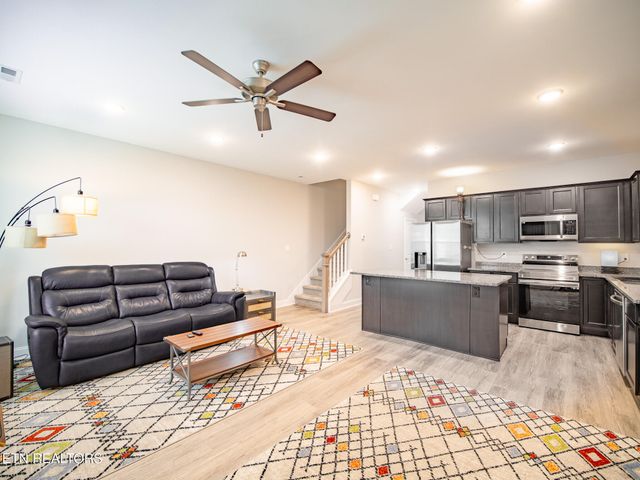 495 Harper Village Way, Lenoir City, TN 37771